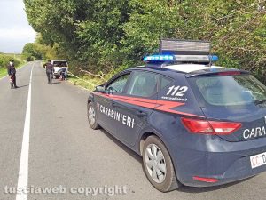 Montefiascone - Ramo caduto sulla Umbro Casentinese - L'intervento di carabinieri e protezione civile