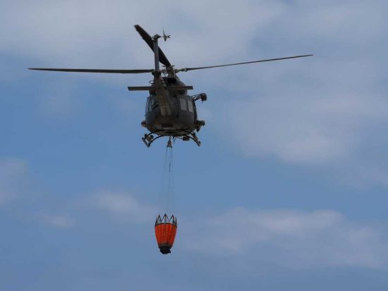 Elicottero dell'Aves in campo per l'antincendio