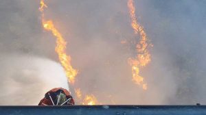 Lancio d'acqua sul fuoco