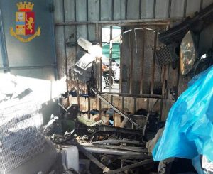 Acerra - Autocarrozzeria abusiva