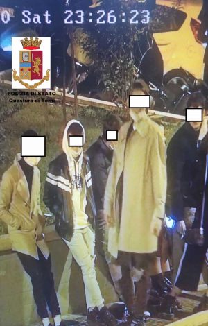 Terni - Assembramenti senza mascherina - Le immagini diffuse dalla questura
