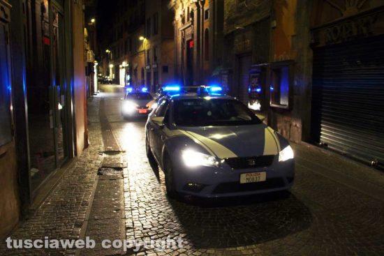 Viterbo - Una pattuglia della polizia