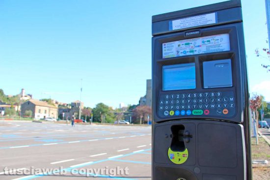 Viterbo - Le colonnine per il pagamento del parcheggio