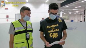 L'intervento della finanza a Fiumicino 