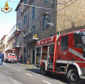 Vejano - Appartamento in fiamme, muore giovane