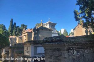Viterbo - Degrado al cimitero di San Lazzaro
