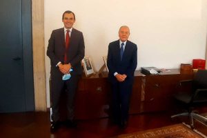 L'associazione "Montalto e Pescia legate insieme" consegna il volume "Storia di un territorio" a Gianni Letta