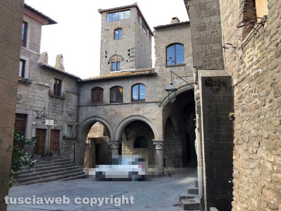 Piazza San Pellegrino nel degrado più completo