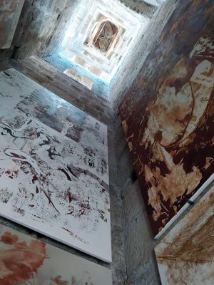 Ronciglione - L'installazione di Marta Spagnoli sul campanile di Sant'Andrea