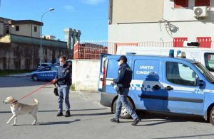 Napoli - Operazione della polizia a Torre Annunziata