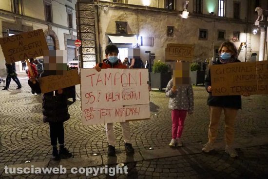 Viterbo - Le mamme in piazza