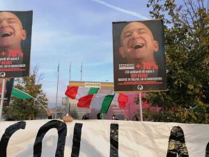 Blitz delle Mascherine Tricolori contro la sede Amazon a Passo Corese