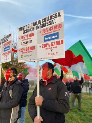 Blitz delle Mascherine Tricolori contro la sede Amazon a Passo Corese