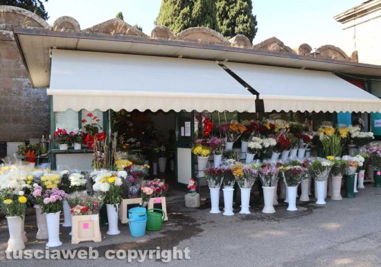 Viterbo - Il chiosco La Magnolia al cimitero San Lazzaro