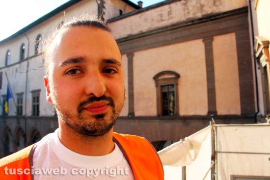 Viterbo - Il restauratore Cristian Pedone