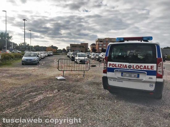 La fila al drive-in di Riello
