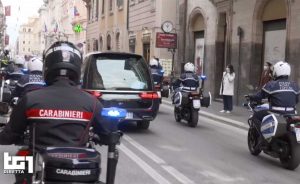 Roma - La diretta su Rai1 dei funerali di Gigi Proietti
