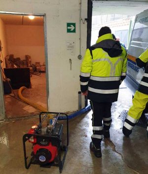 Garage allagato a Orte - L'intervento della protezione civile
