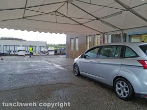 Montefiascone - Il drive-in nella sede operativa della protezione civile