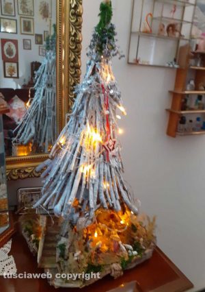 Presepe realizzato con materiale di recupero, la foto di Costantino Danna