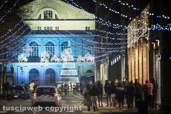 Viterbo - Illuminazioni di Natale a piazza del Teatro - Foto di Maurizio di Giovancarlo (Tuscia Fotografia)