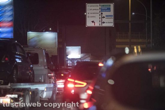 Viterbo - Il traffico sulla Cassia Nord - Immagine di Maurizio Di Giovancarlo (Tuscia fotografia)