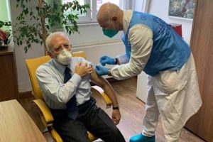 Vincenzo De Luca si è sottoposto al vaccino contro il Covid