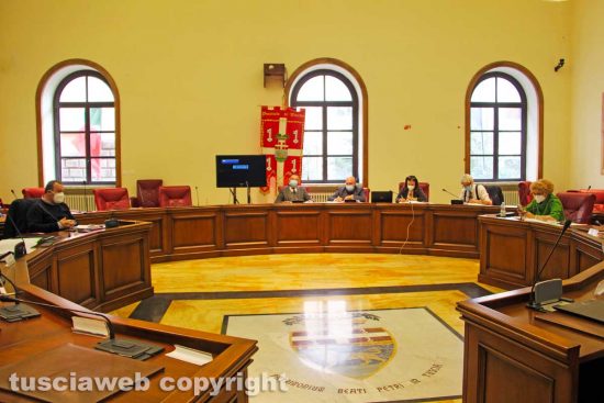Viterbo - La seduta del consiglio provinciale