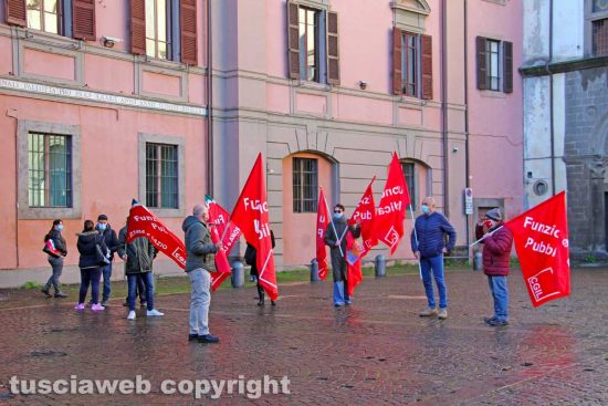 Viterbo - La manifestazione dei sindacati in piazza del plebiscito