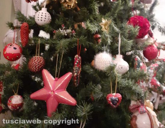 L'albero di Natale di Lilita Danna con le sue creazioni