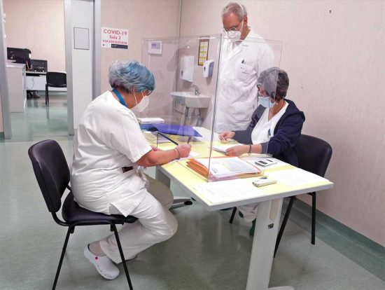 Viterbo - Il centro vaccinazione anti-Covid all'ospedale di Belcolle
