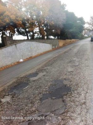 Il tratto di strada che dall'istituto San Pietro si dirige a Belcolle