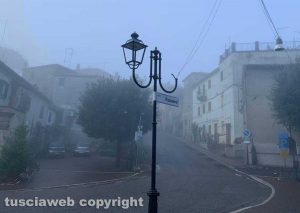 Sipicciano - Il filo della corrente che scempia il paesaggio