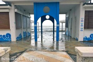 Tarquinia - Mareggiata al lido