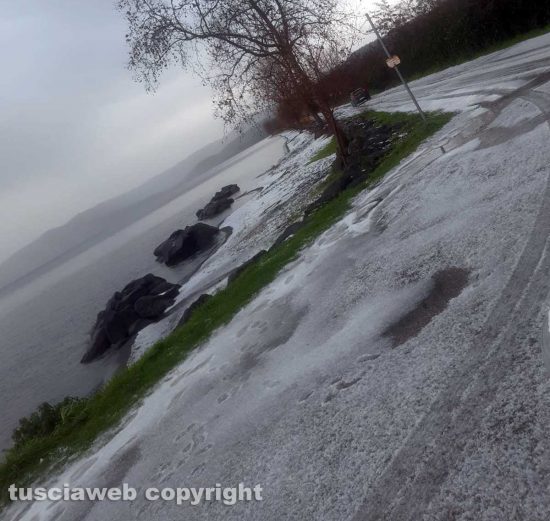 La grandinata al lago di Bolsena