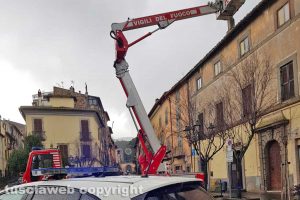 Viterbo - L'intervento di polizia locale e vigili del fuoco