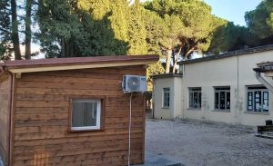 Vetralla - Casette Covid, lim e banchi per le scuole del comune