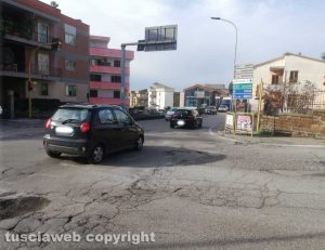 Viterbo - La buca all'incrocio di Santa Maria in Gradi