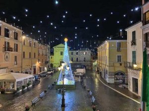 Luminarie in piazza Matteotti a Civita Castellana 