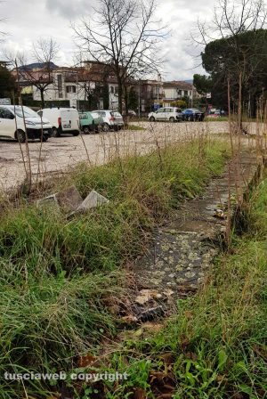 Degrado al parcheggio sulla Teverina