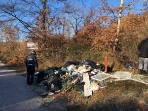 L'abbandono di rifiuti in località Tagliogrosso