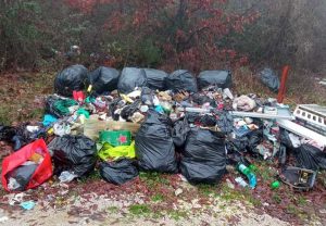 L'abbandono di rifiuti in località Tagliogrosso