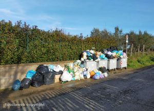 Viterbo - Rifiuti in strada Due Casali