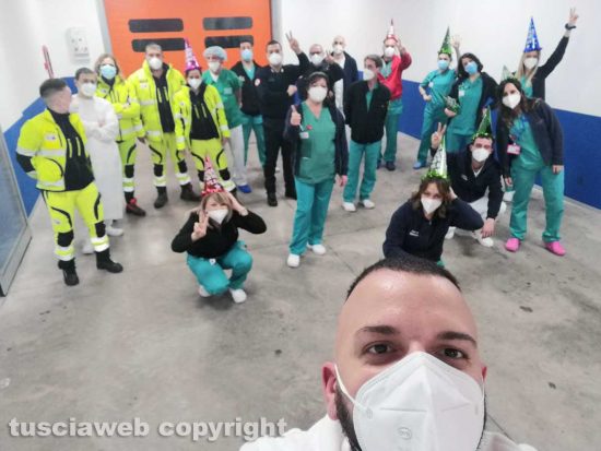 Viterbo - Lo staff del pronto soccorso al lavoro la notte di Capodanno