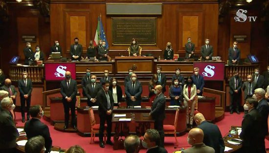 Il minuto di silenzio in Senato