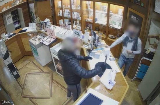 La tentata rapina in gioielleria