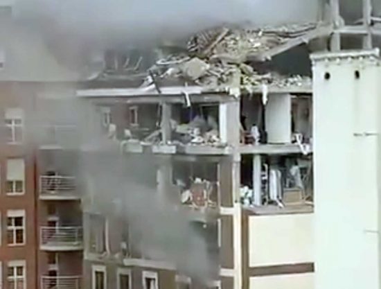 Madrid - L'edificio semidistrutto dall'esplosione
