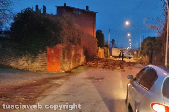 Corchiano - Crolla muro sulla strada provinciale 