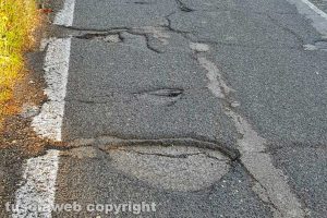 Viterbo - Buche lungo l'Ortana