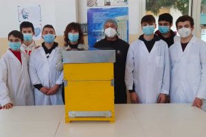 Tarquinia - Il progetto sull'apicoltura al Cardarelli